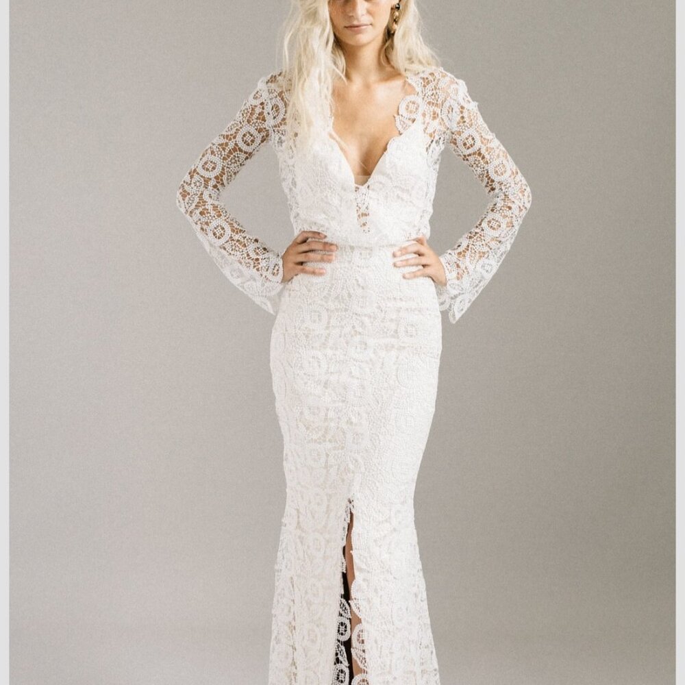 Laudae Halsey Wedding Gown Boho Lace Slit Size 6